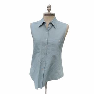 Carry Back Line Sleeveless Button-down Top Size M